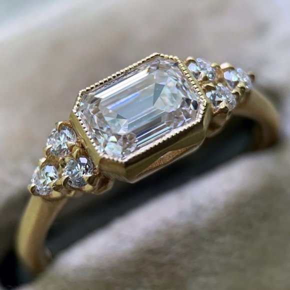 💞 18K Gold Plated Rectangle Shaped 3A CZ Women Ring, FB16FA1036 - Picture 1 of 6